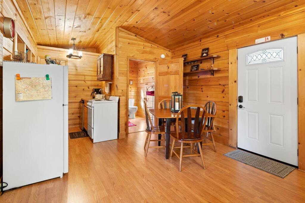 Dream Weaver Cabin Villa Candler Exterior photo